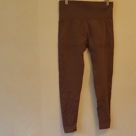 Gymshark Women's Mauve Leggings - Picture 10 of 11